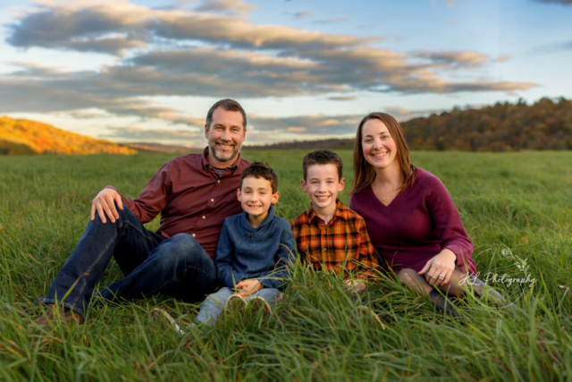 Family photographer near me, Binghamton family photographer, Endicott Family Photographer, Vestal Family photographer, Studio family pictures, outdoor family pictures, outdoor family photographer, photographer good with kids, children photographer, kids photos, kids photos near me, best photographer near me, best family photographer near me, photographer good with kids,